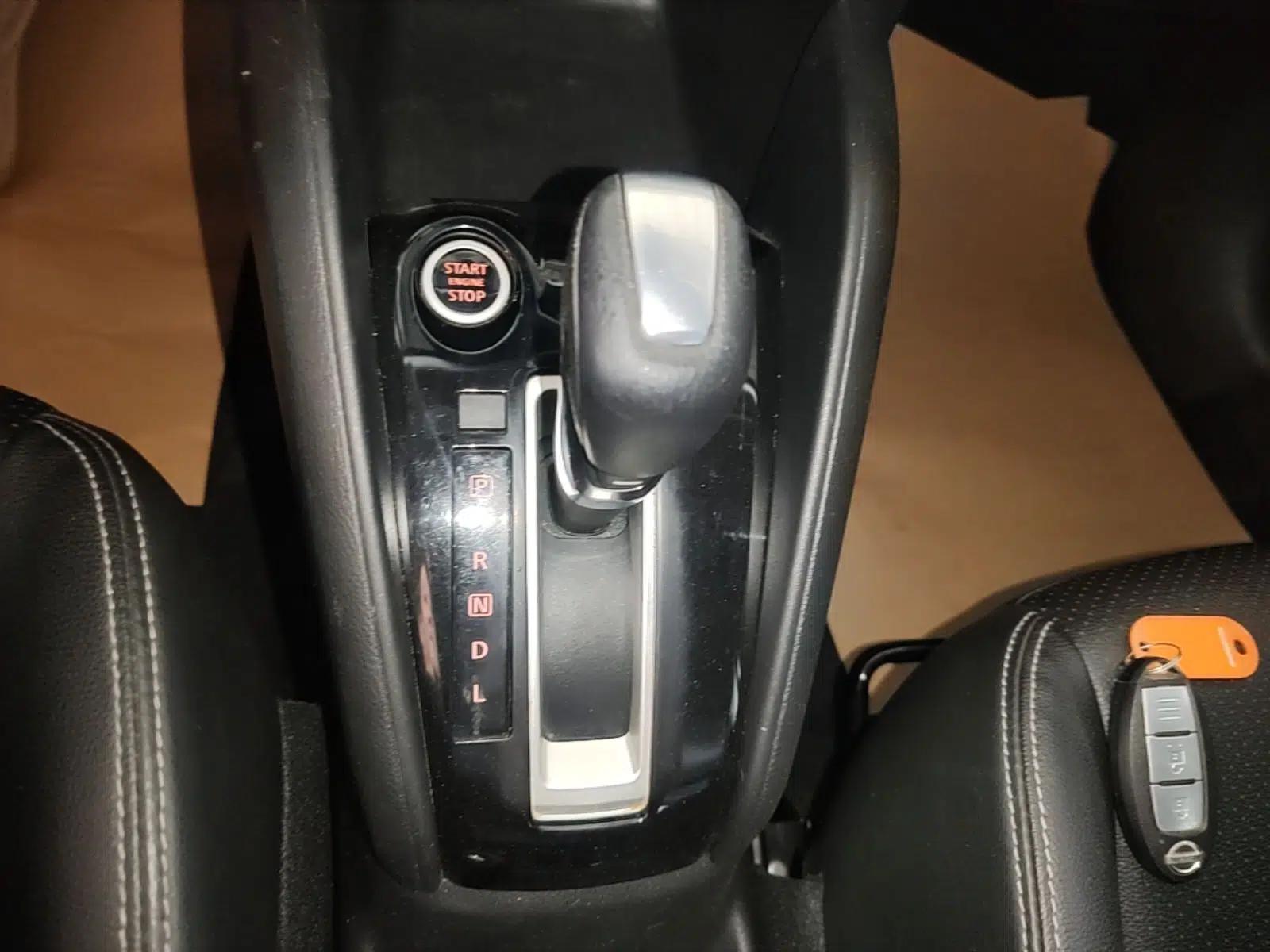 Nissan Kicks 2021 1.5L XV CVT Smart Connect Luxury Edition — миниатюра 16