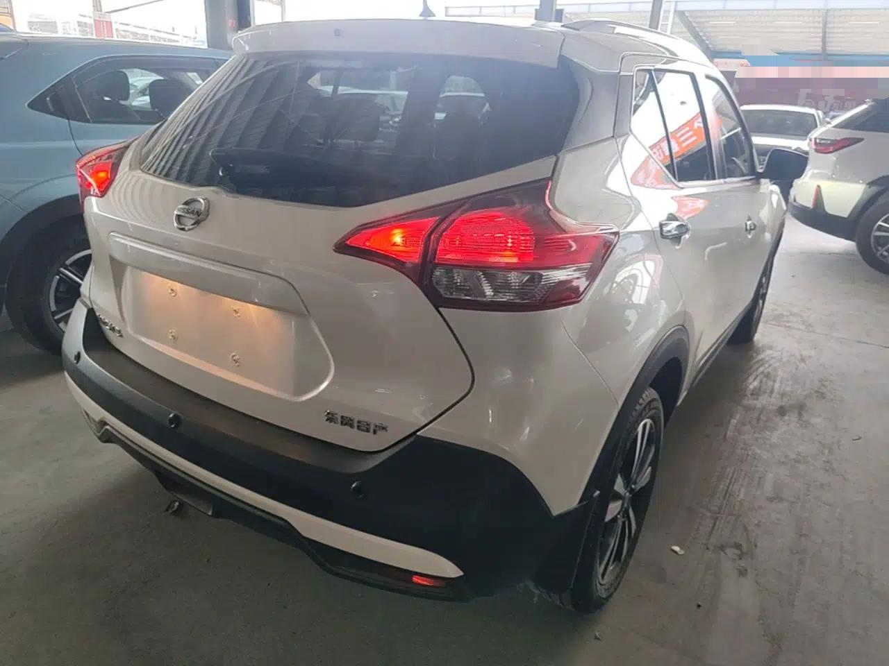 Nissan Kicks 2021 1.5L XV CVT Smart Connect Luxury Edition — миниатюра 6