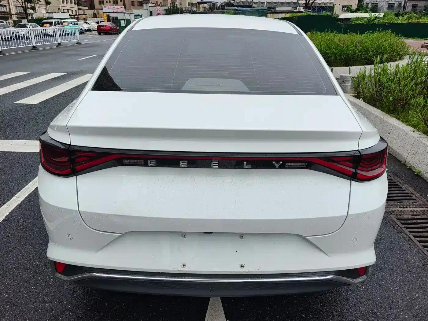 Geely Emgrand L 2022 1.4T CVT Flagship Edition — миниатюра 11