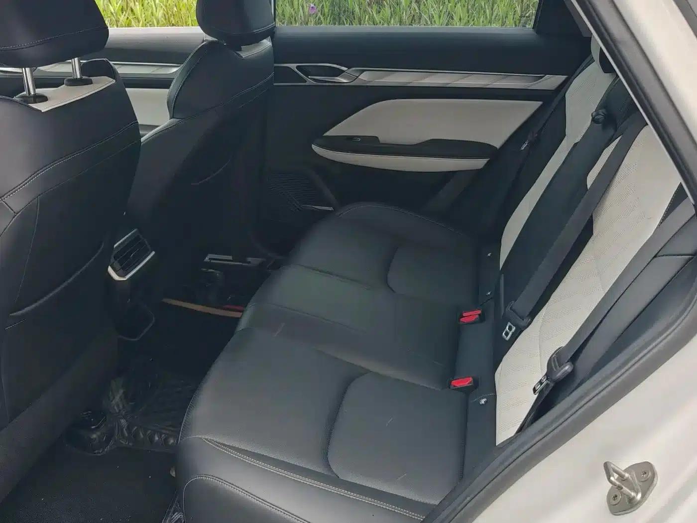 Geely Emgrand L 2022 1.4T CVT Flagship Edition — миниатюра 9