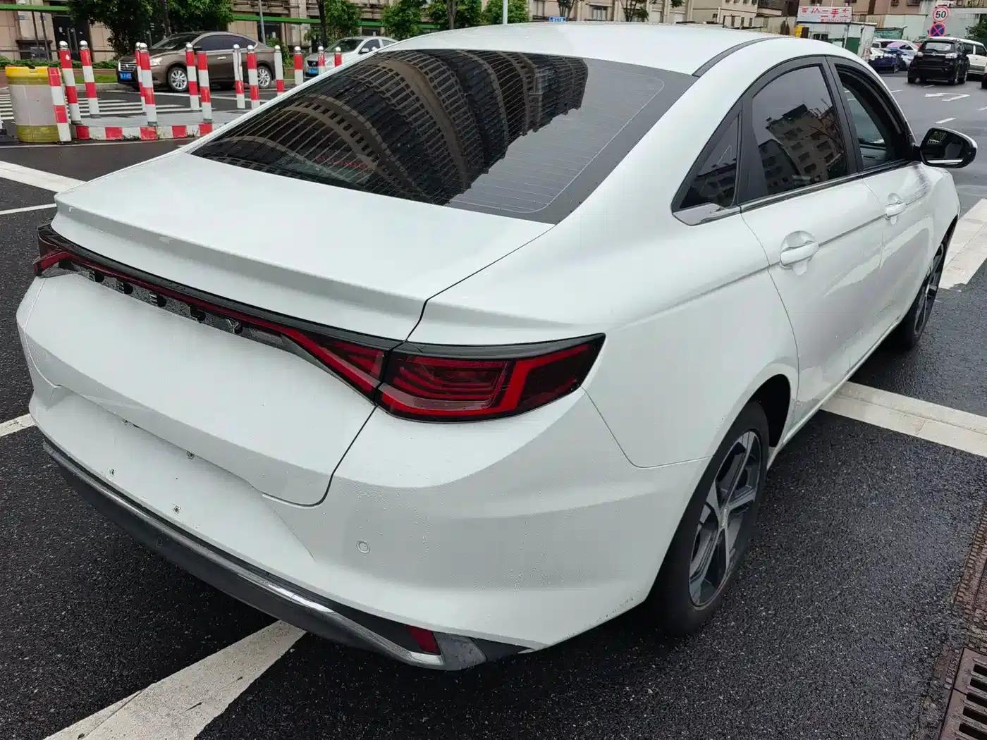 Geely Emgrand L 2022 1.4T CVT Flagship Edition — миниатюра 10