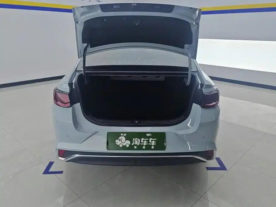Geely Emgrand L HiP 2024 Champion Edition 1.5TD-DHT Pro 100KM Excellent Model — миниатюра 4