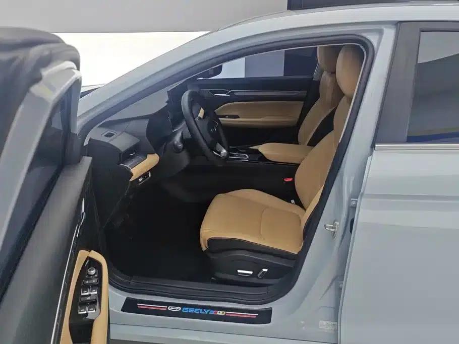 Geely Emgrand L HiP 2024 Champion Edition 1.5TD-DHT Pro 100KM Excellent Model — миниатюра 9