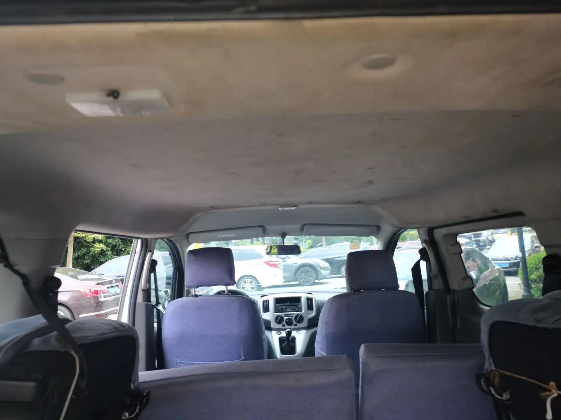 Nissan NV200 2010 1.6L Luxury Model — миниатюра 18