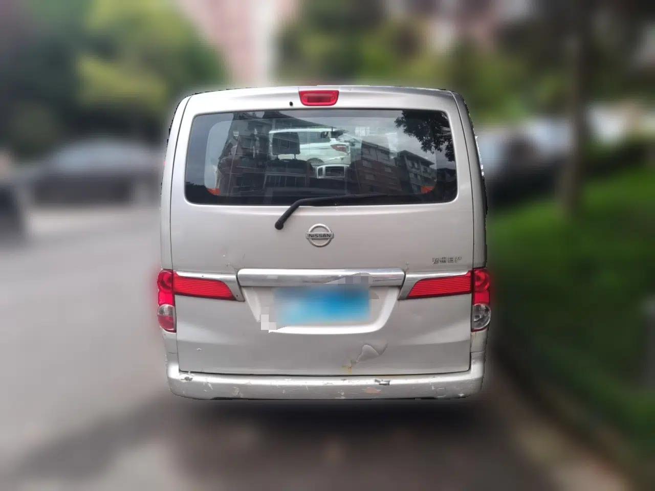 Nissan NV200 2010 1.6L Luxury Model — миниатюра 5