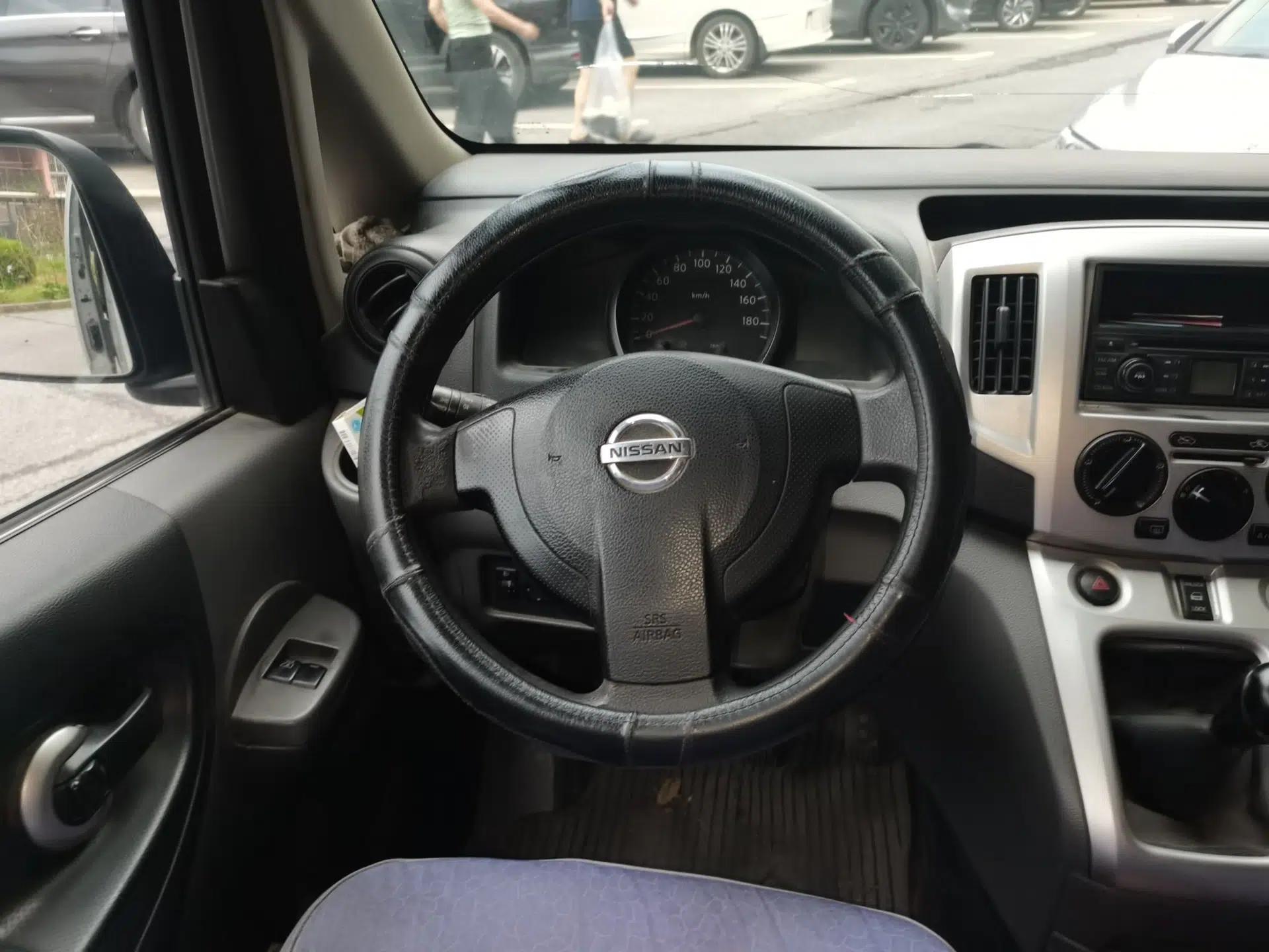 Nissan NV200 2010 1.6L Luxury Model — миниатюра 10