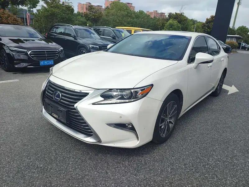 Lexus ES 2015 300h Comfort Edition — миниатюра 1