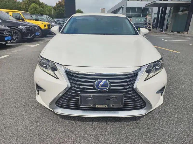 Lexus ES 2015 300h Comfort Edition — миниатюра 2