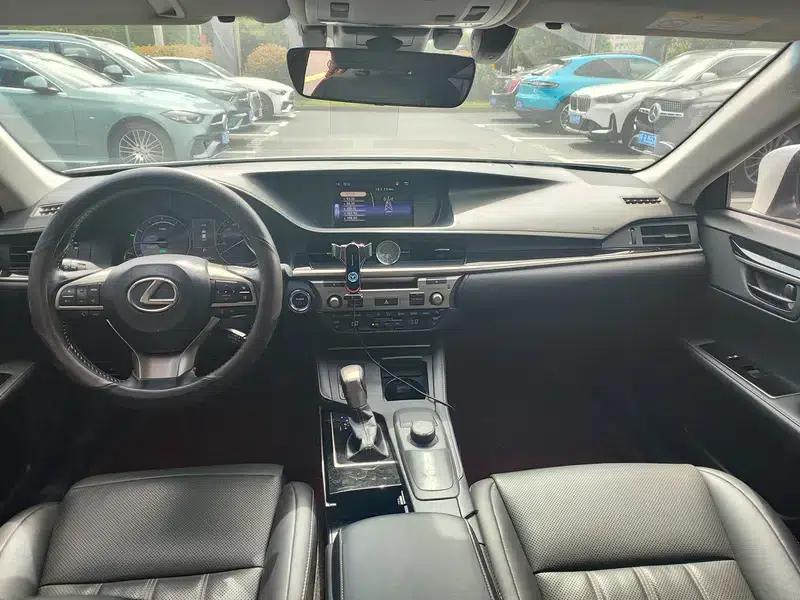 Lexus ES 2015 300h Comfort Edition — миниатюра 12