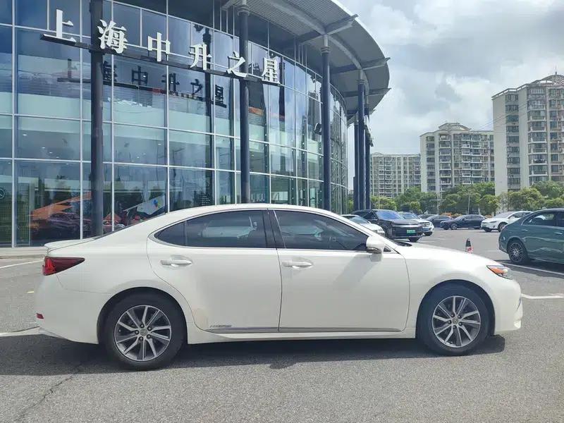 Lexus ES 2015 300h Comfort Edition — миниатюра 8