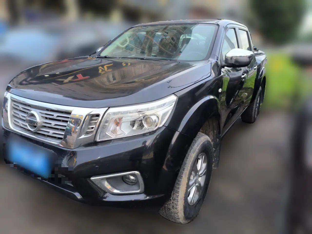 Nissan Navara 2017 2.5L Automatic 4x4 Luxury Edition QR25 — миниатюра 1