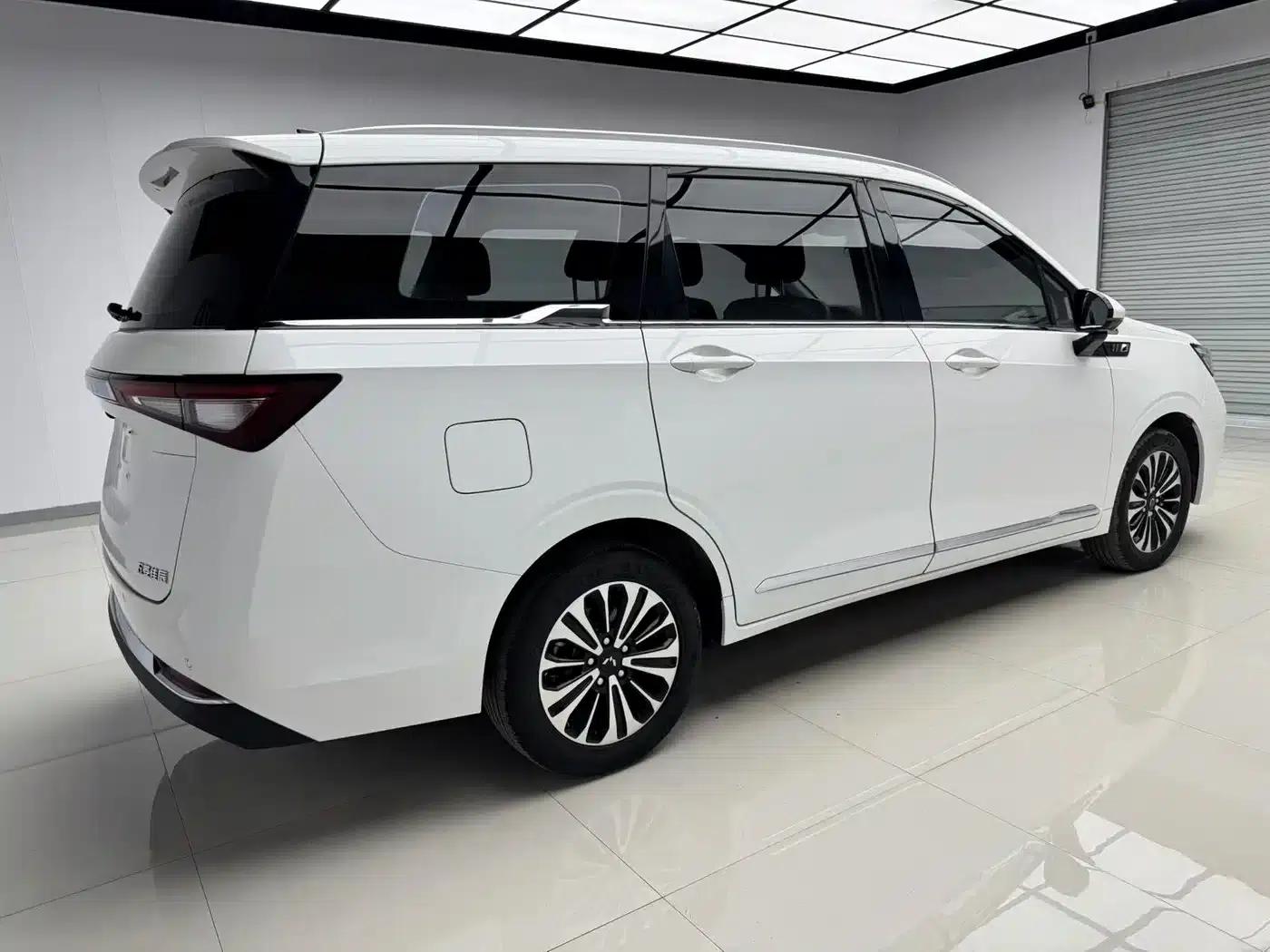 Wuling Jiachen 2022 1.5T CVT Premium Flagship Edition — миниатюра 6