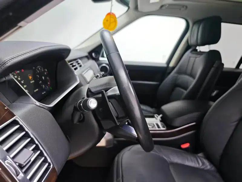 Range Rover 2021 3.0 L6 Legendary Long Wheelbase Classic Edition — миниатюра 22