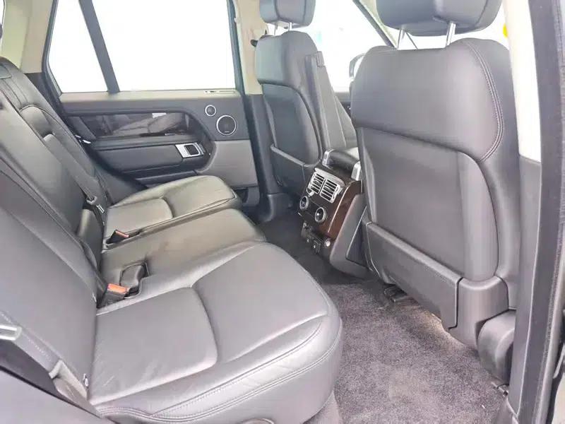 Range Rover 2021 3.0 L6 Legendary Long Wheelbase Classic Edition — миниатюра 23
