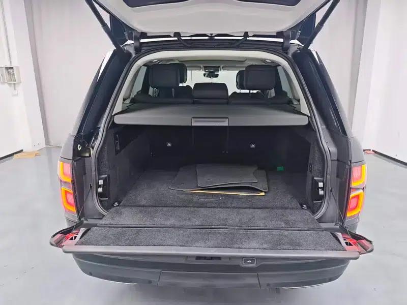 Range Rover 2021 3.0 L6 Legendary Long Wheelbase Classic Edition — миниатюра 25