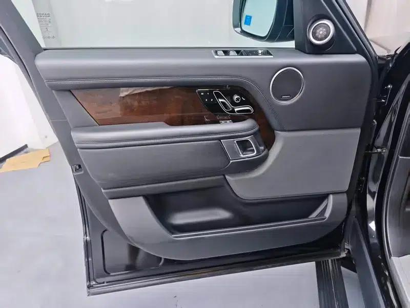 Range Rover 2021 3.0 L6 Legendary Long Wheelbase Classic Edition — миниатюра 10
