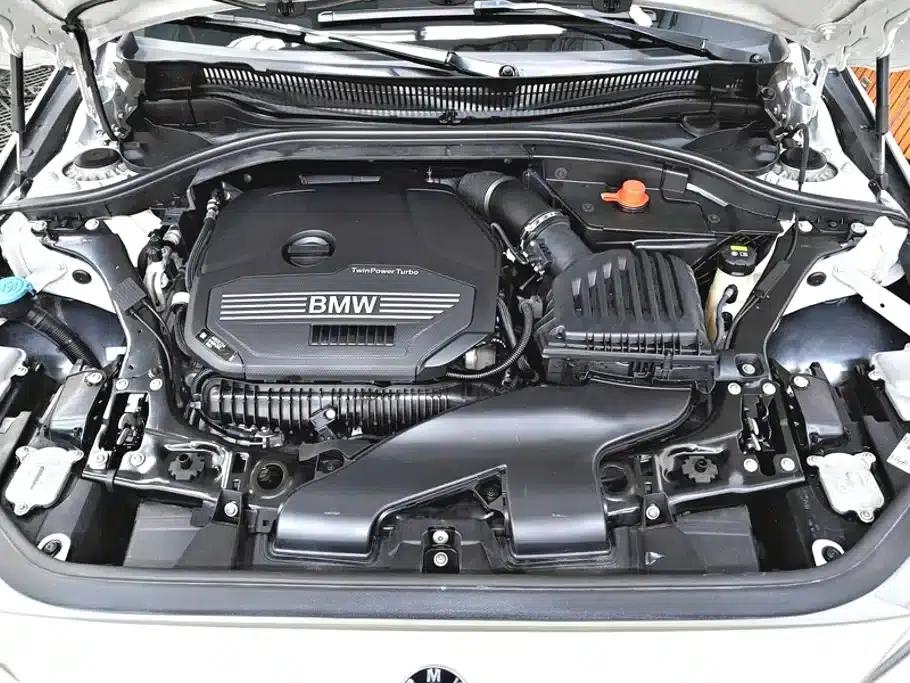 BMW 1 Series 2021 125i M Sport Shadow Edition — миниатюра 10