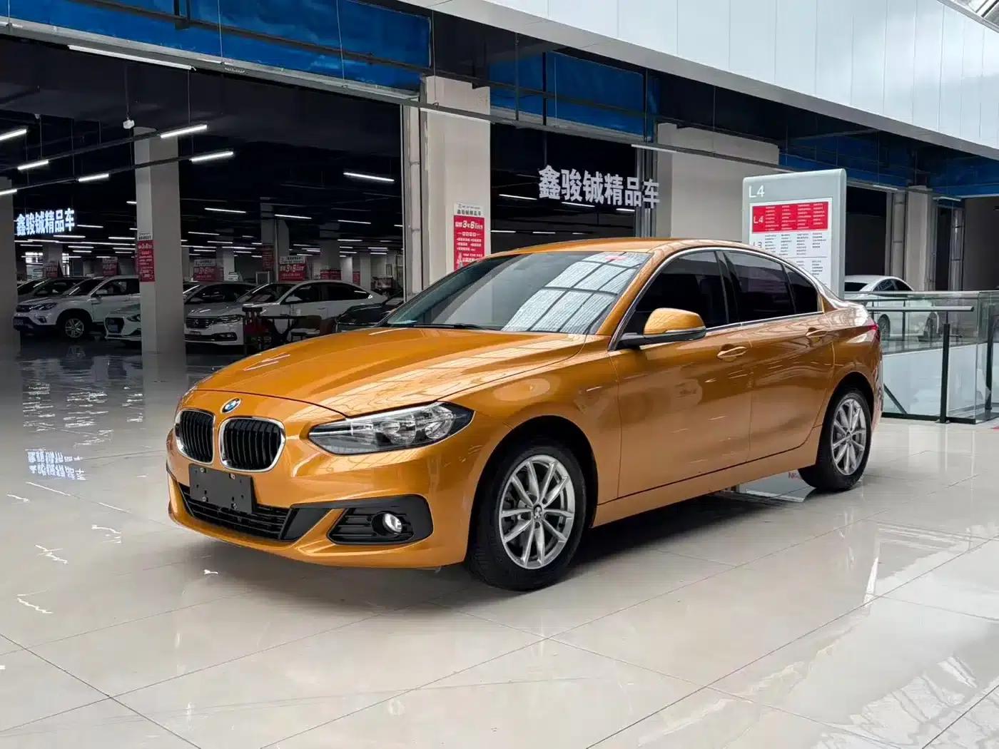 BMW 1 Series 2018 118i Fashion Edition — миниатюра 1