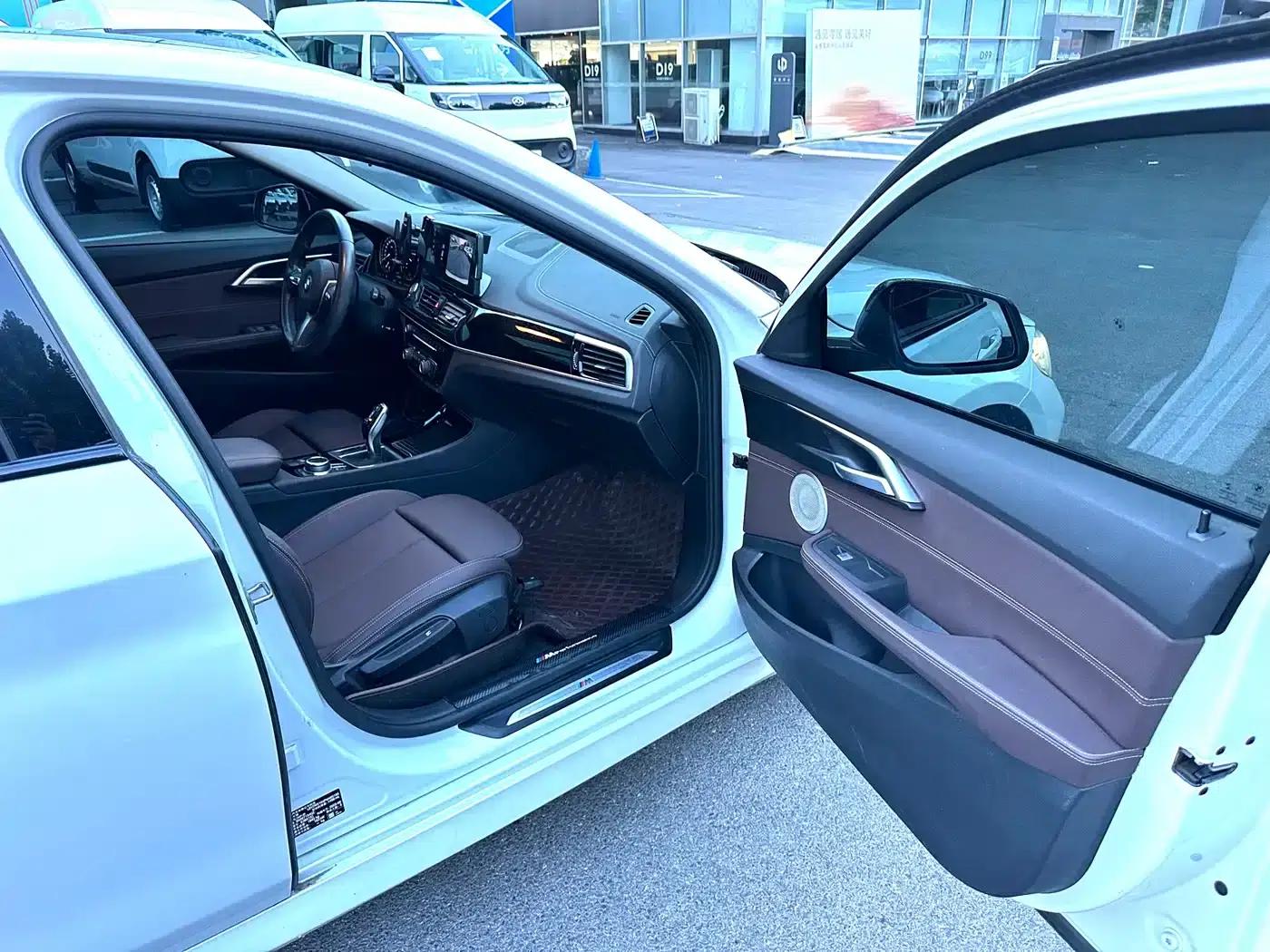 2022 BMW 1 Series 120i M Sport Shadow Edition — миниатюра 21