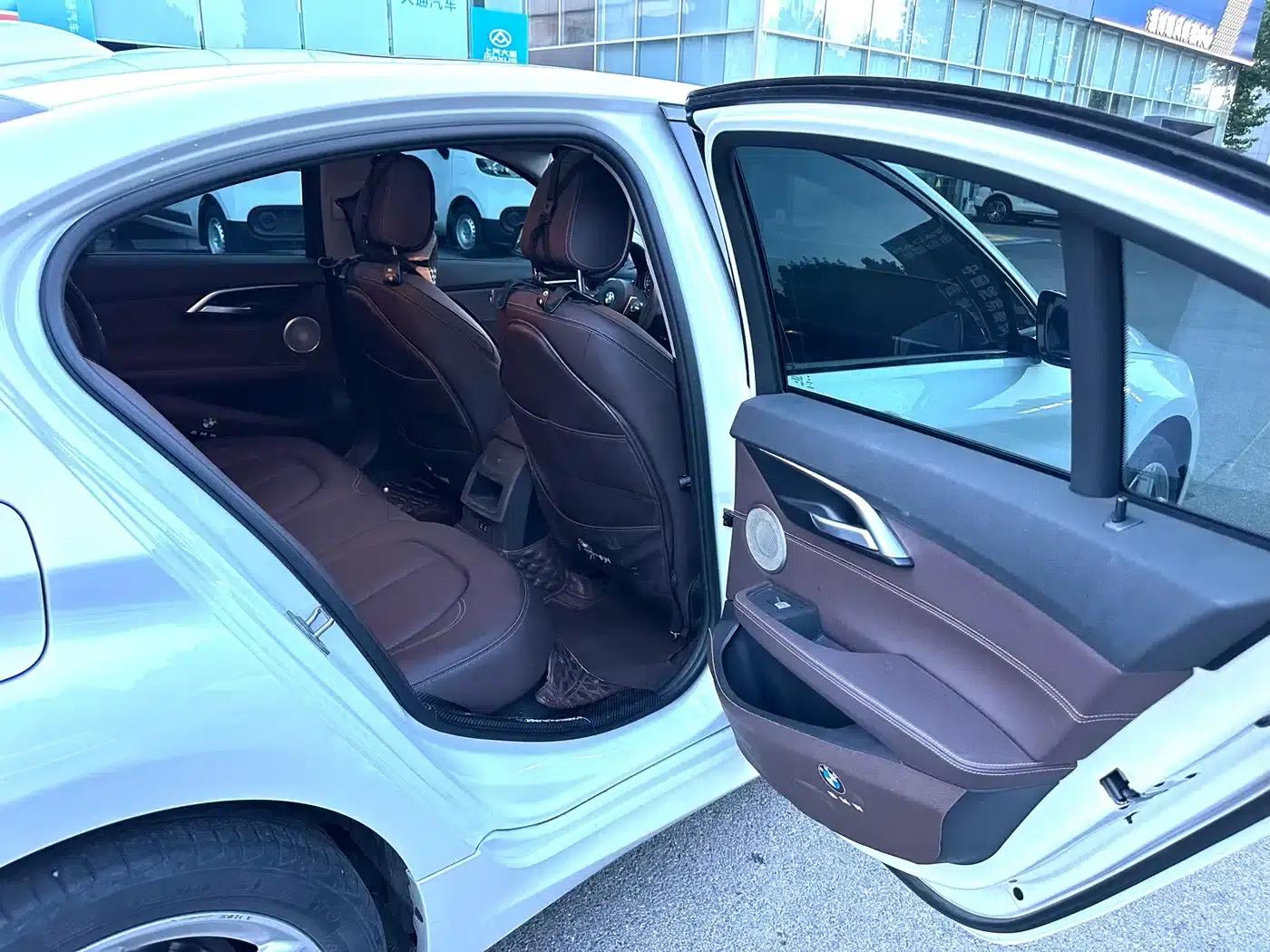 2022 BMW 1 Series 120i M Sport Shadow Edition — миниатюра 22