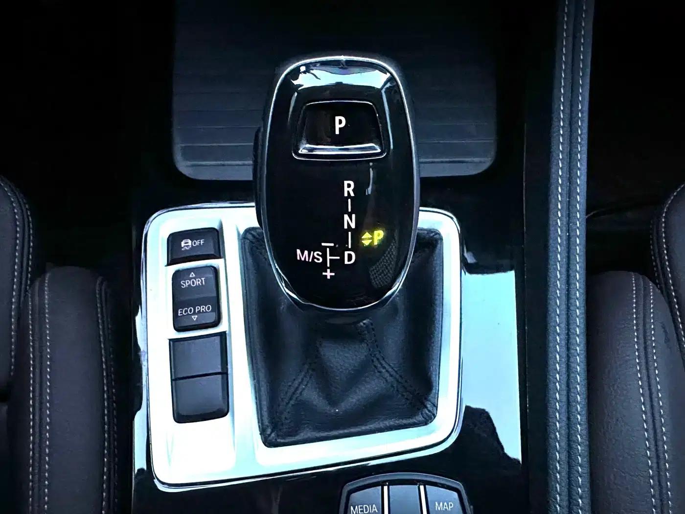 2022 BMW 1 Series 120i M Sport Shadow Edition — миниатюра 10