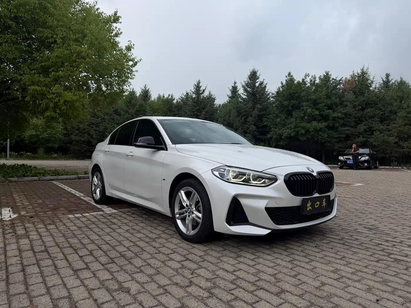 2022 BMW 1 Series 120i M Sport Shadow Edition — миниатюра 2