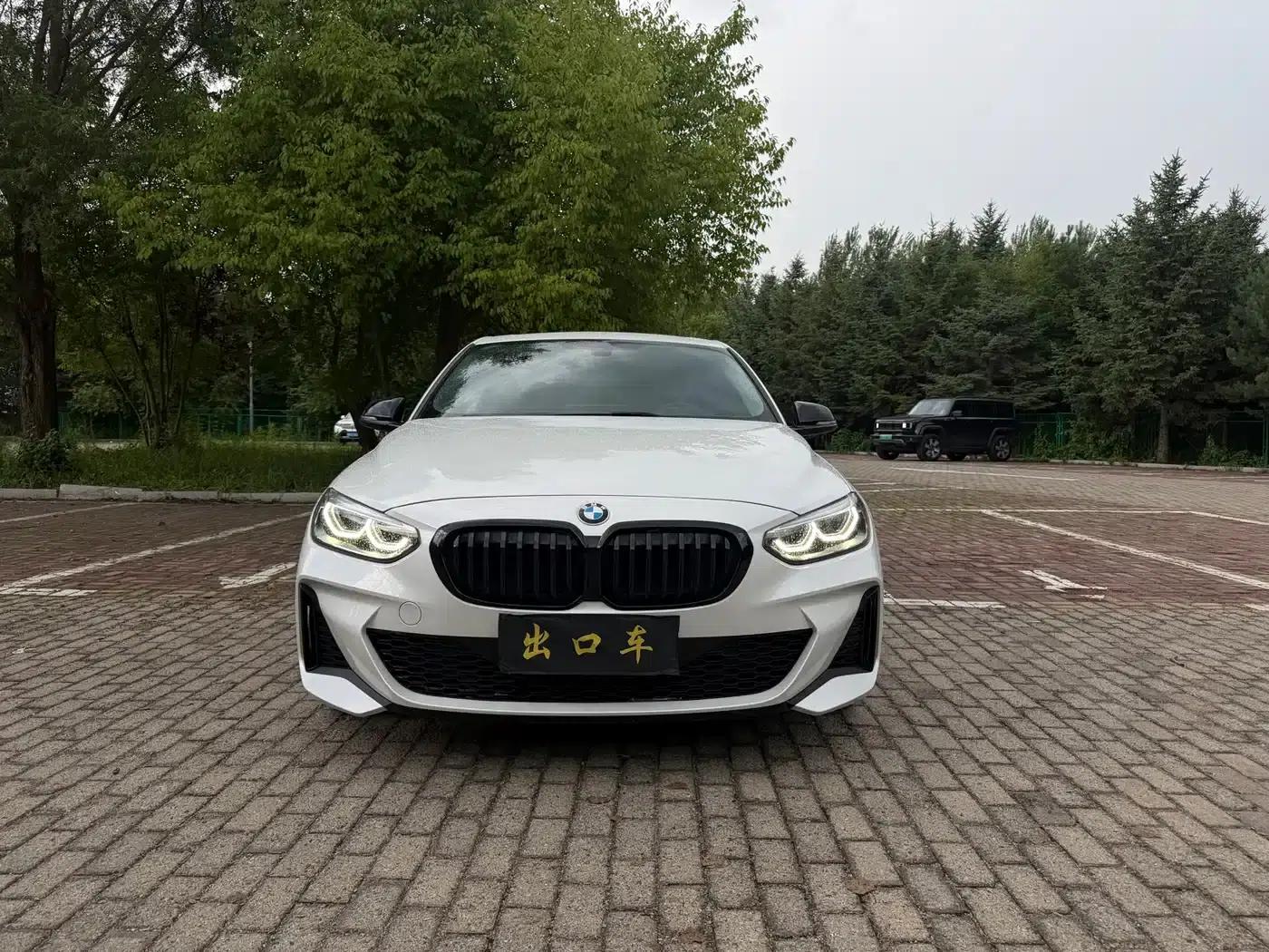 2022 BMW 1 Series 120i M Sport Shadow Edition — миниатюра 3