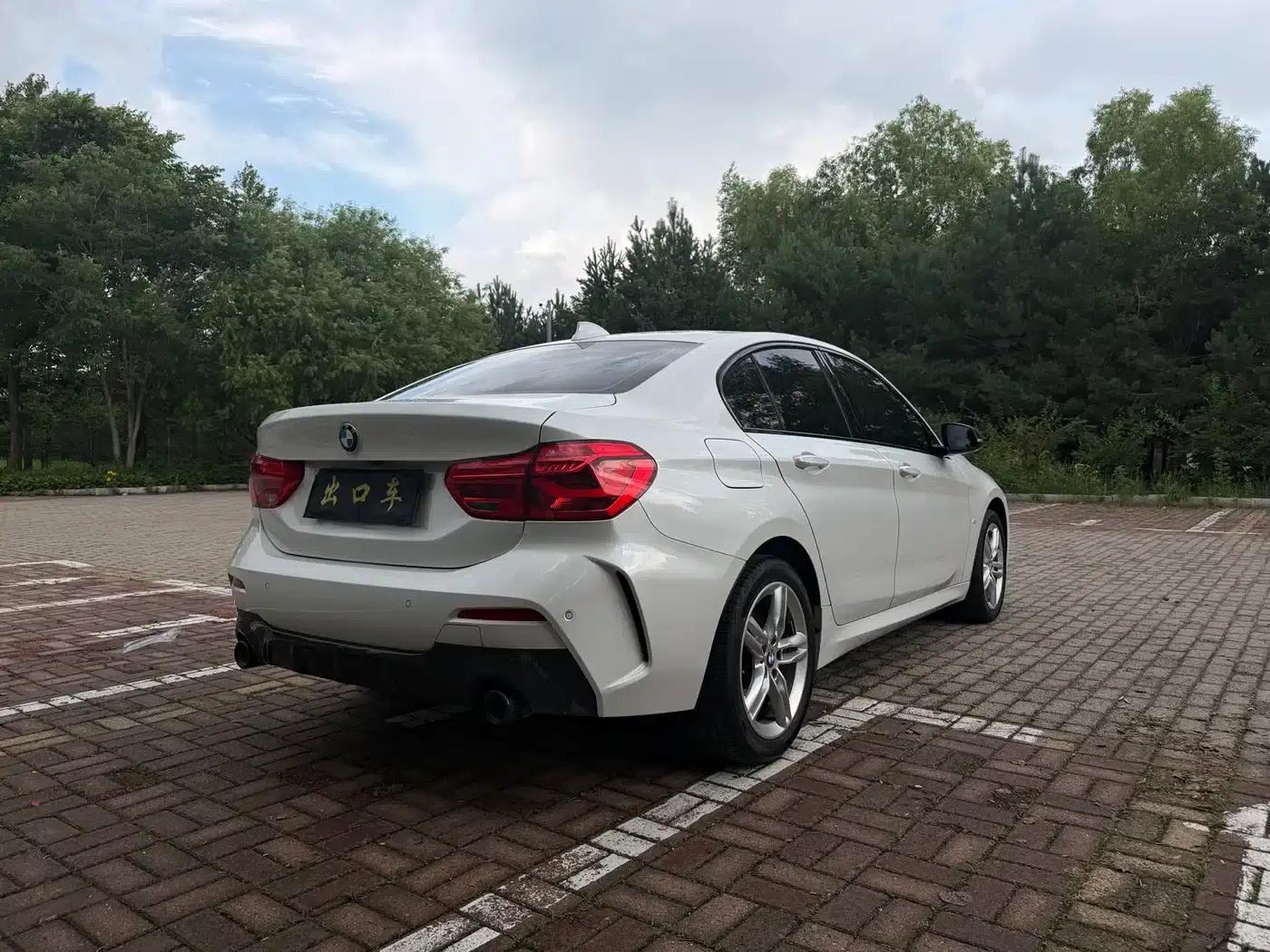 2022 BMW 1 Series 120i M Sport Shadow Edition — миниатюра 5