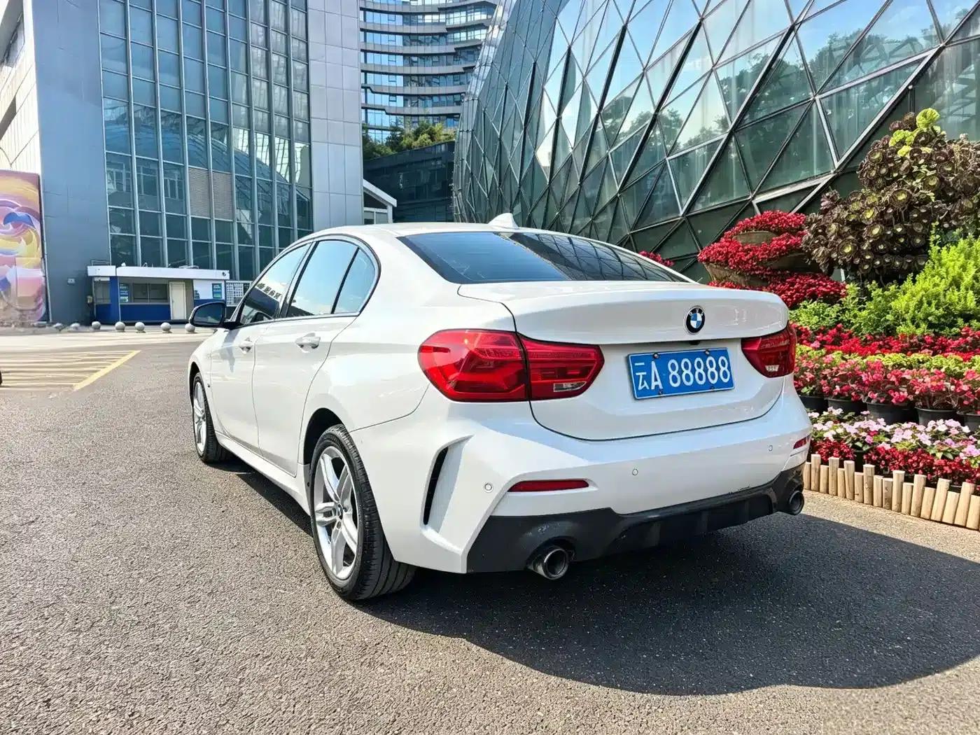 2020 BMW 1 Series 120i M Sport Package — миниатюра 14