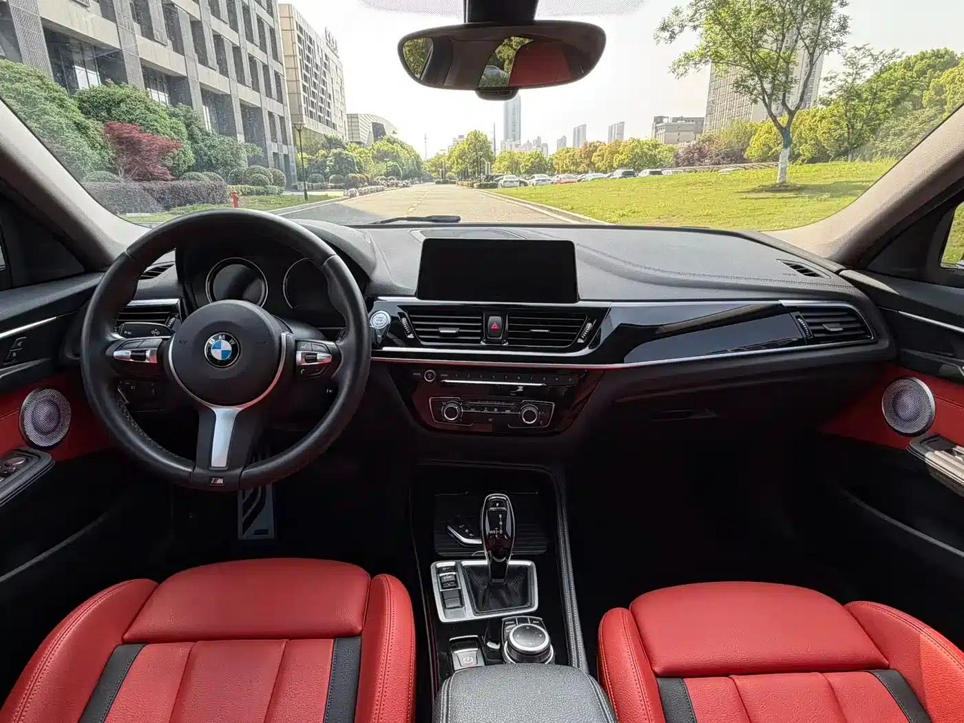 BMW 1 Series 2021 125i M Sport Shadow Edition — миниатюра 11