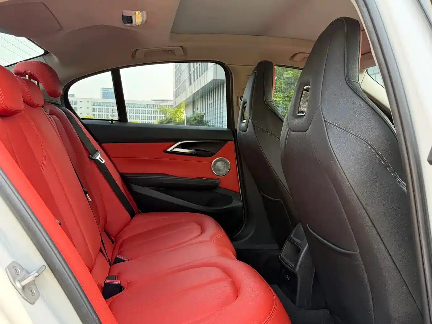BMW 1 Series 2021 125i M Sport Shadow Edition — миниатюра 14