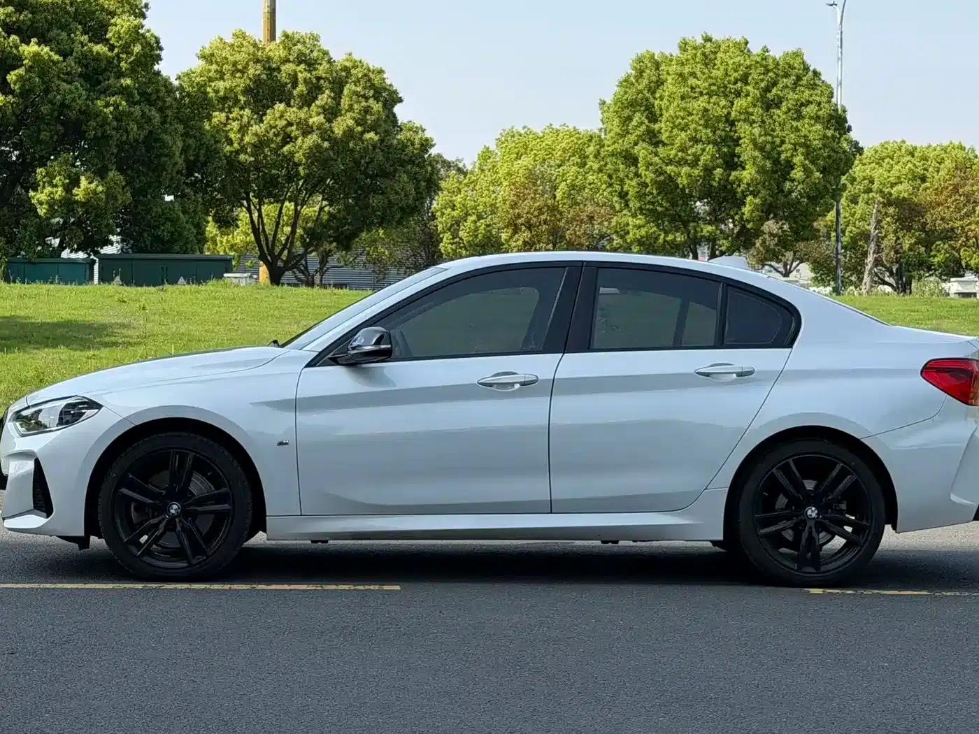 BMW 1 Series 2021 125i M Sport Shadow Edition — миниатюра 4