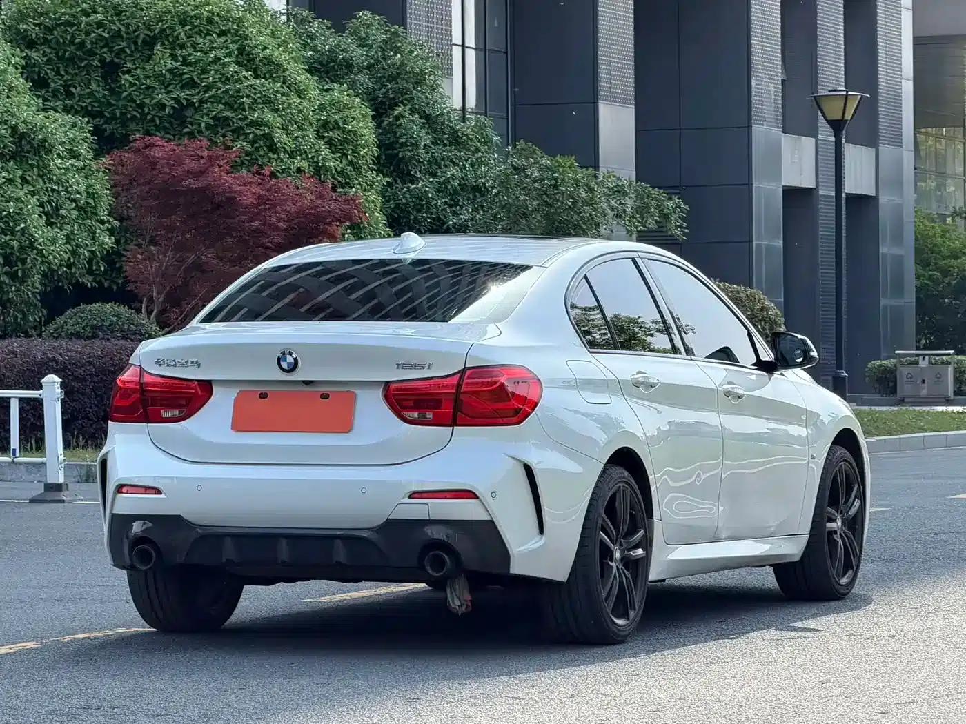 BMW 1 Series 2021 125i M Sport Shadow Edition — миниатюра 7