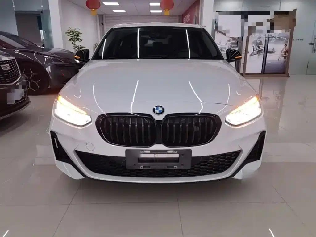 2021 BMW 1 Series 120i M Sport Shadow Edition — миниатюра 3