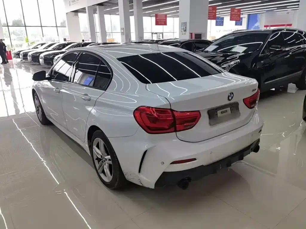 2021 BMW 1 Series 120i M Sport Shadow Edition — миниатюра 5