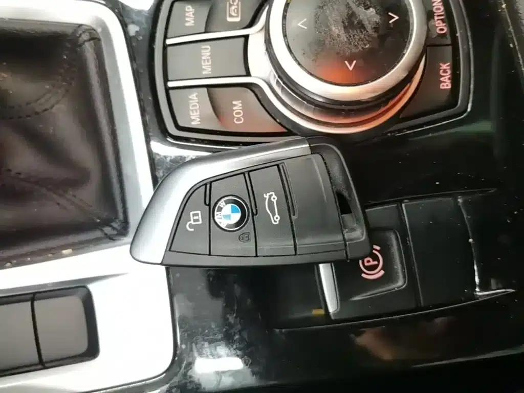 2021 BMW 1 Series 120i M Sport Shadow Edition — миниатюра 9