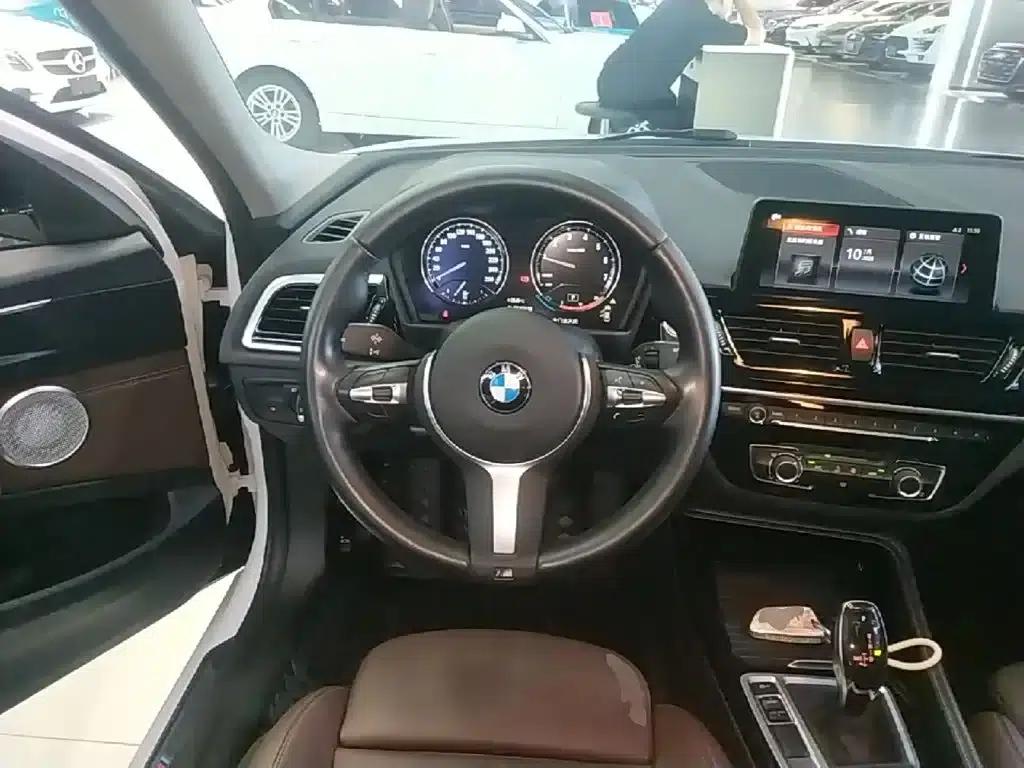 2021 BMW 1 Series 120i M Sport Shadow Edition — миниатюра 11