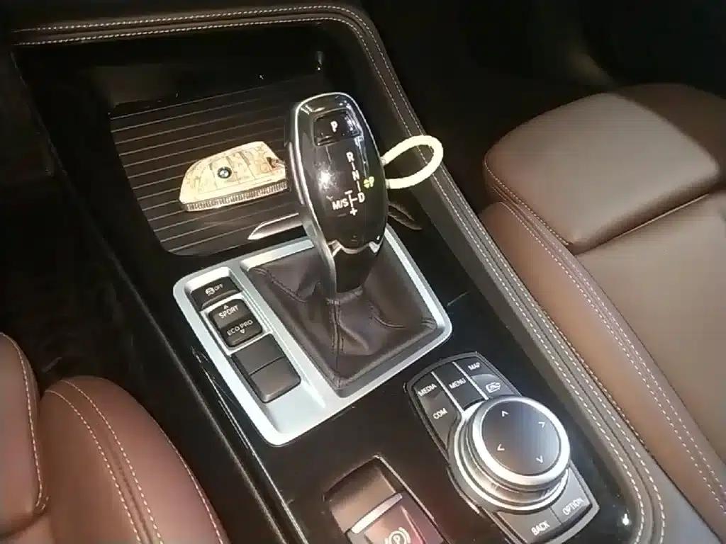 2021 BMW 1 Series 120i M Sport Shadow Edition — миниатюра 14