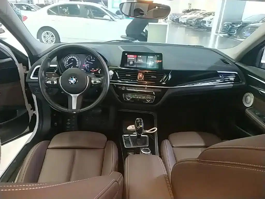 2021 BMW 1 Series 120i M Sport Shadow Edition — миниатюра 10