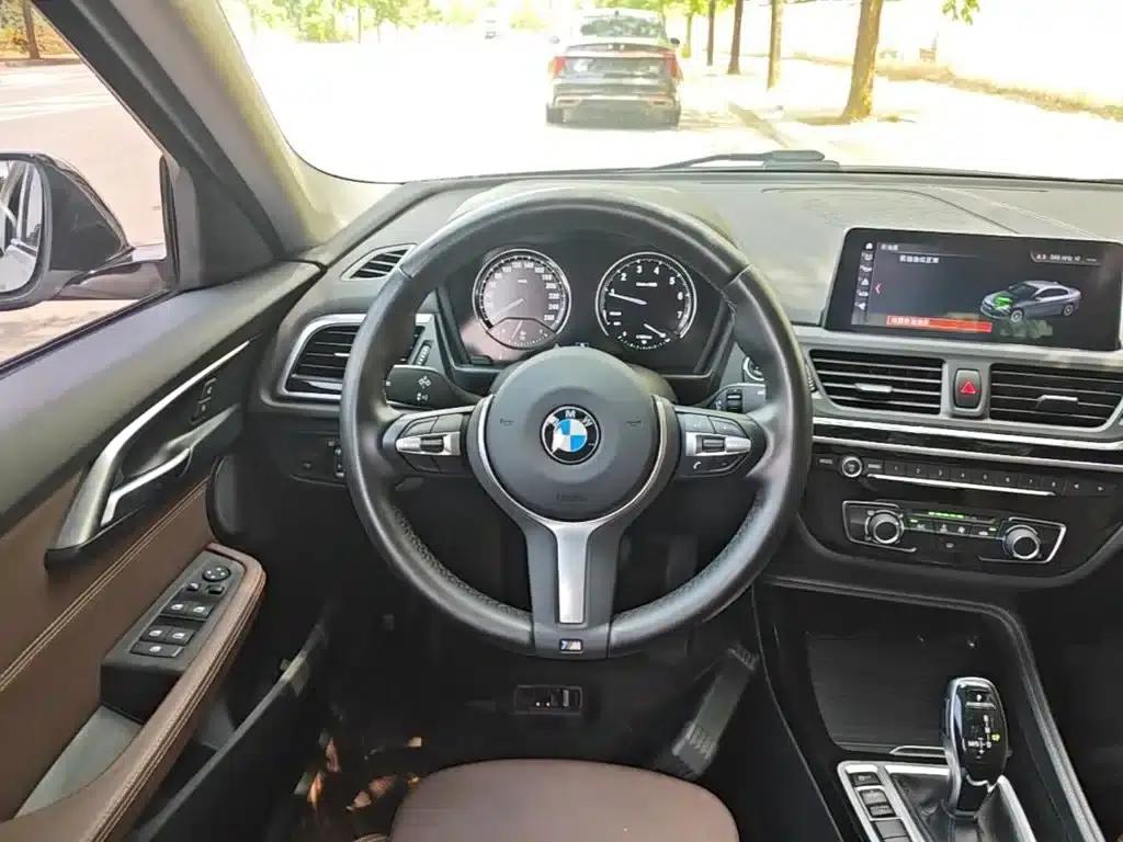 2020 BMW 1 Series 120i M Sport Package — миниатюра 11