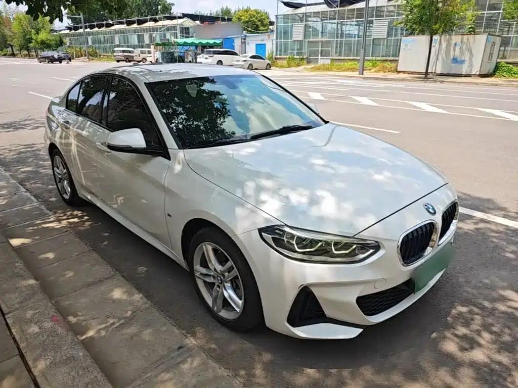 2020 BMW 1 Series 120i M Sport Package — миниатюра 4