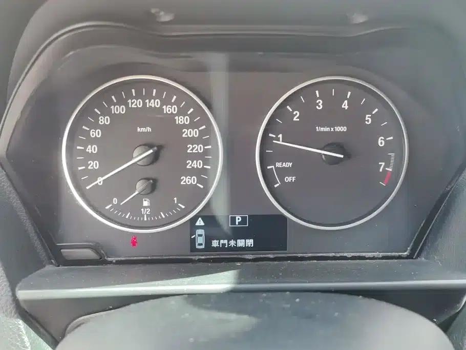 2013 BMW 1 Series (Imported) Facelift 116i Leading Edition — миниатюра 14