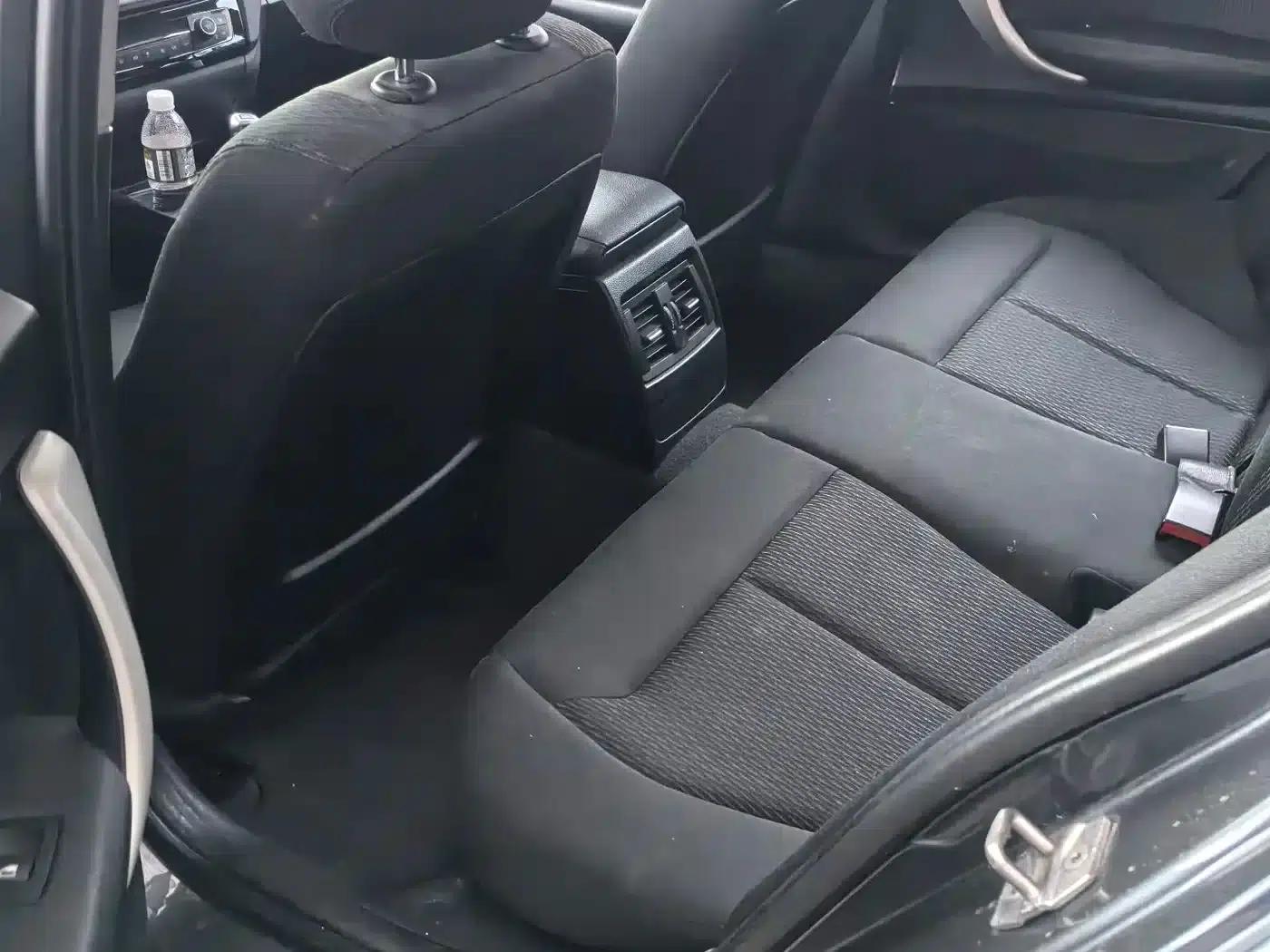BMW 1 Series (Imported) 2016 118i Leading Edition — миниатюра 3