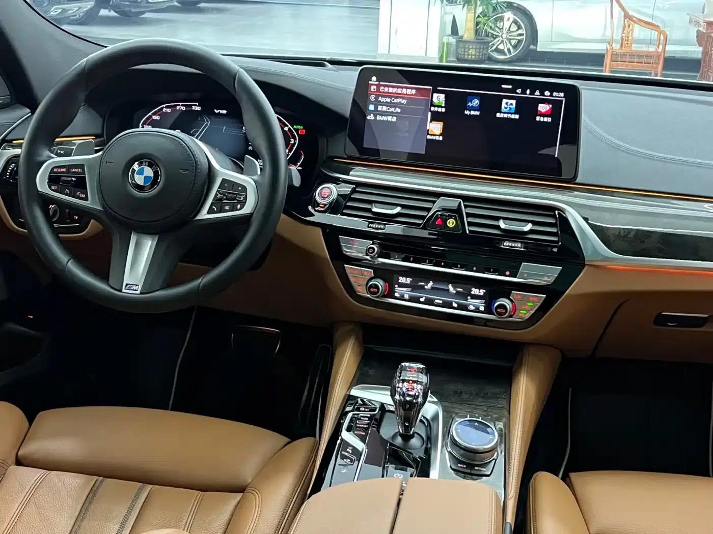 2021 BMW 6 Series GT 630i M Sport Package — миниатюра 13