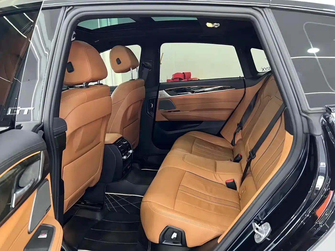 2021 BMW 6 Series GT 630i M Sport Package — миниатюра 9