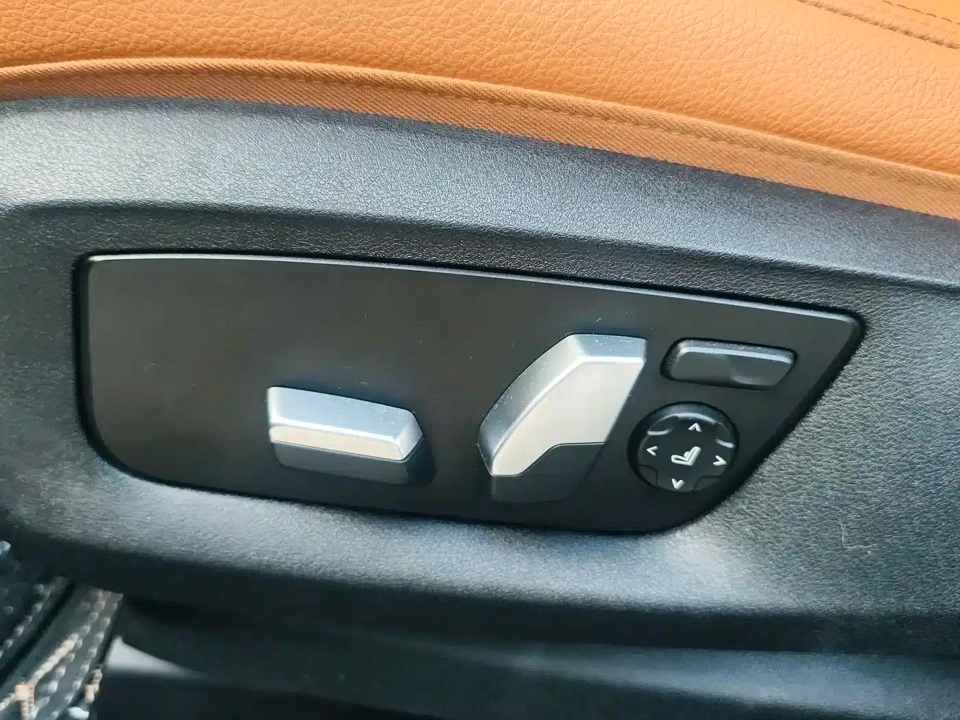 2019 BMW 6 Series GT 630i M Sport Package — миниатюра 13