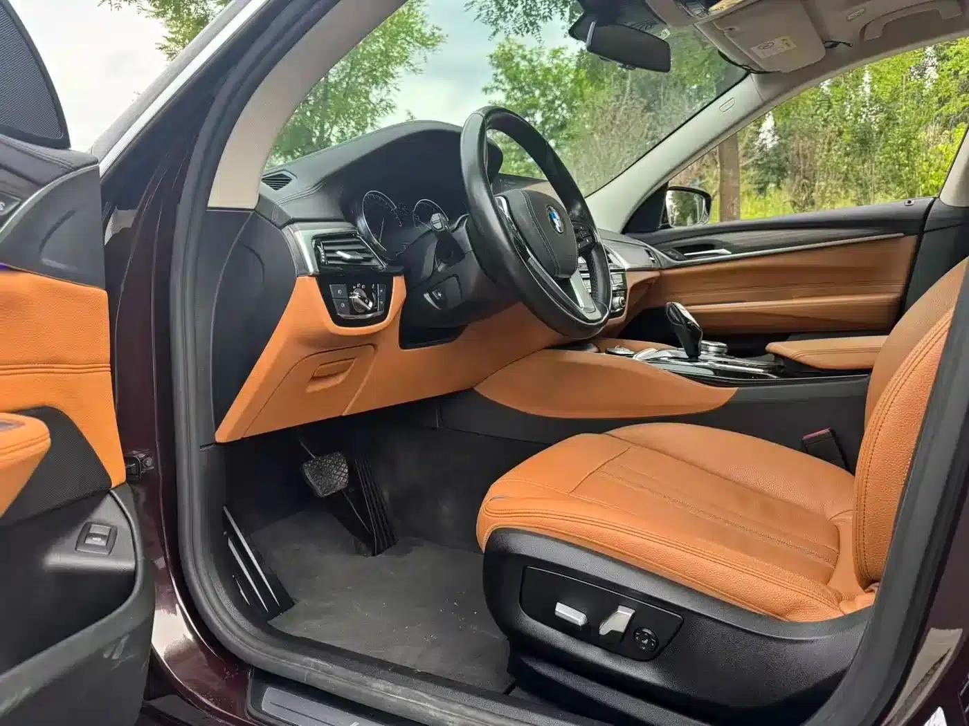 2018 BMW 6 Series GT 630i M Sport Package — миниатюра 5
