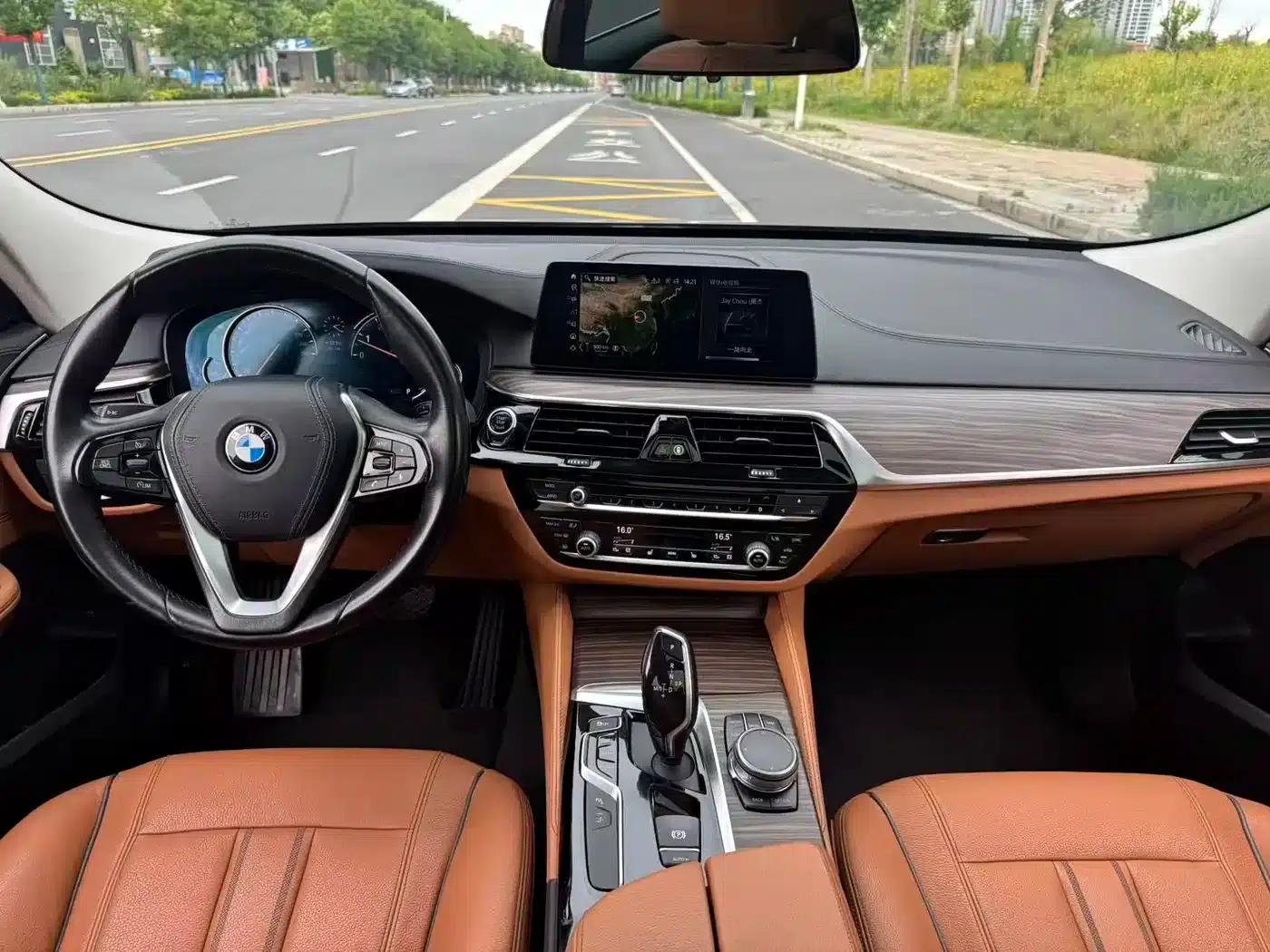 2018 BMW 6 Series GT 630i M Sport Package — миниатюра 7