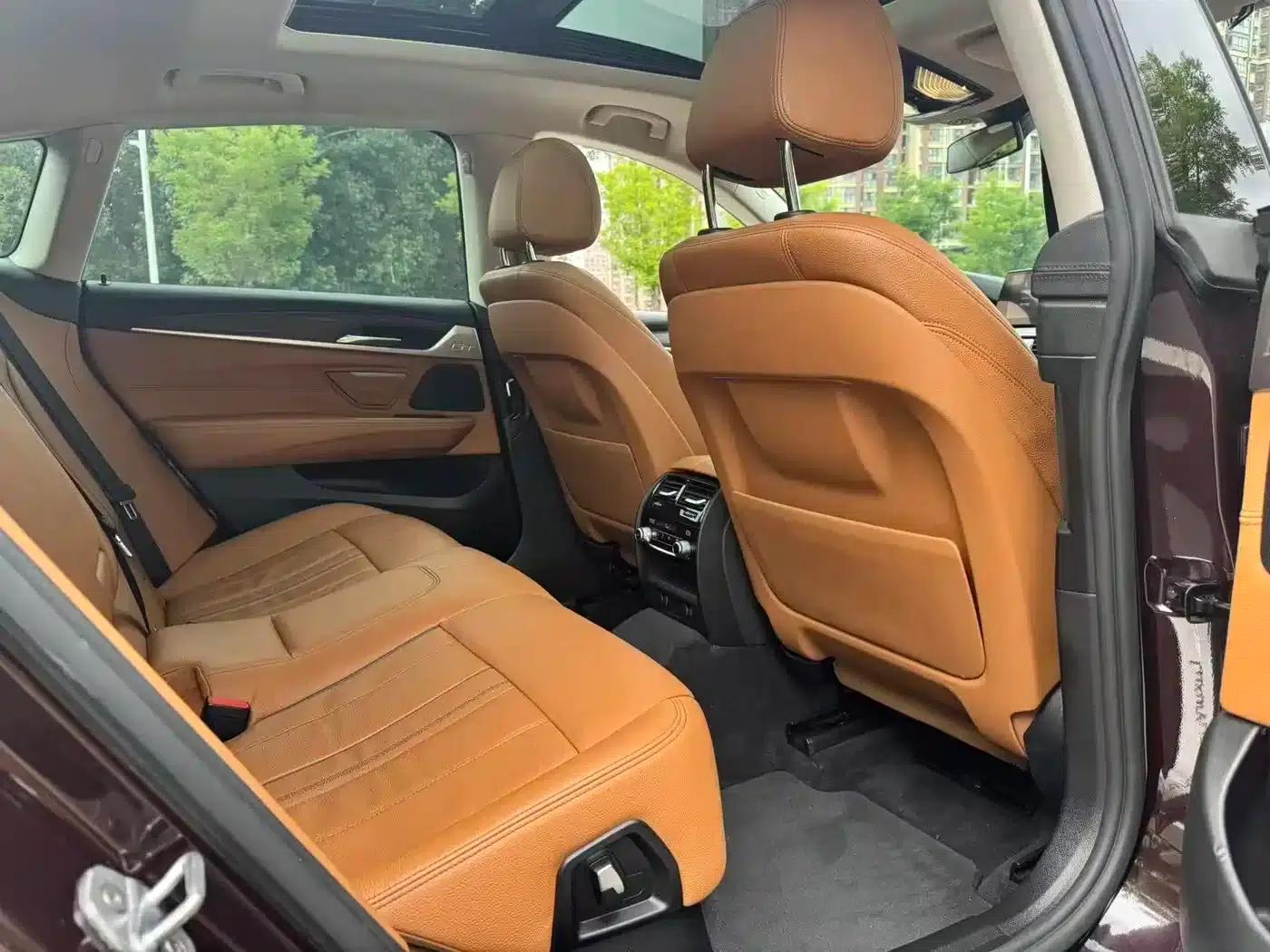 2018 BMW 6 Series GT 630i M Sport Package — миниатюра 8