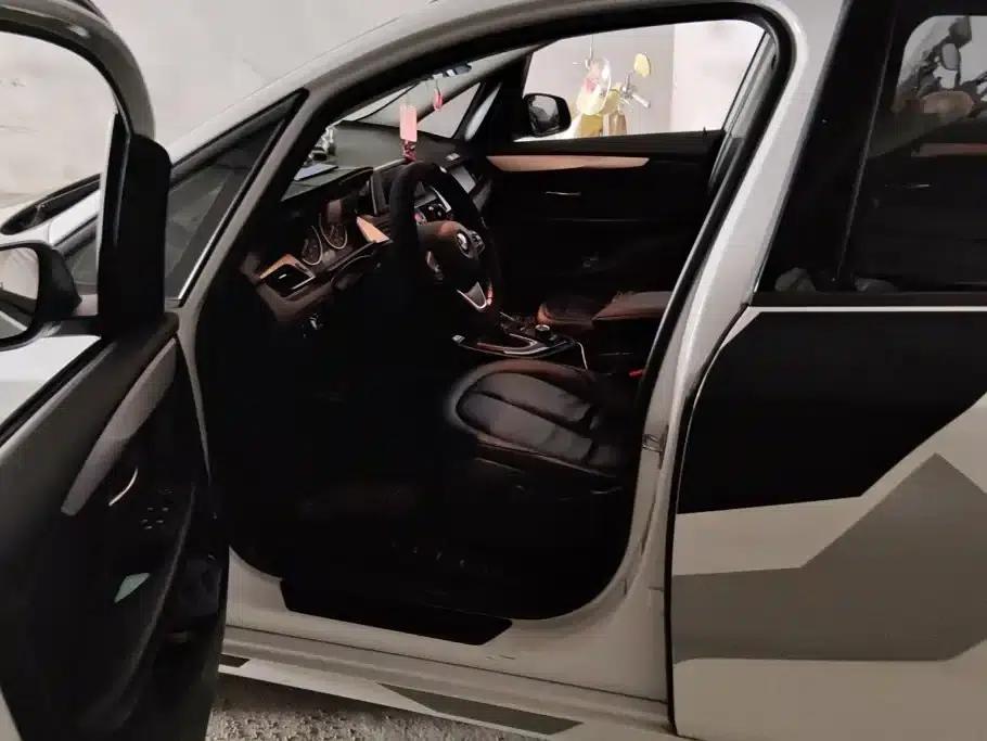 2016 BMW 2 Series Gran Tourer 218i Leading Edition — миниатюра 9
